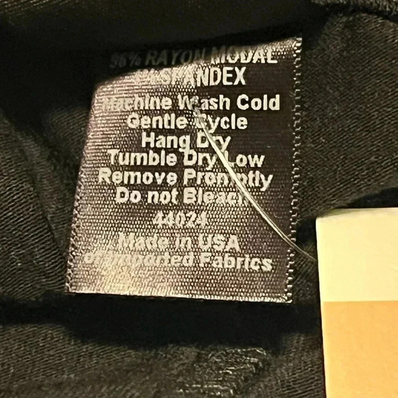 Agnes and Dora Black Pullover Modest Dress Everyday Dress with Side Pockets - Picture 4 of 5